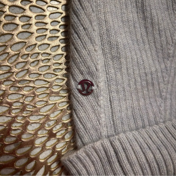 Lululemon Light Gray Ribbed Beanie - Picture 2 of 5